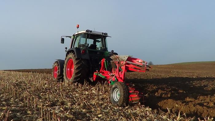 плуг AgroMASZ