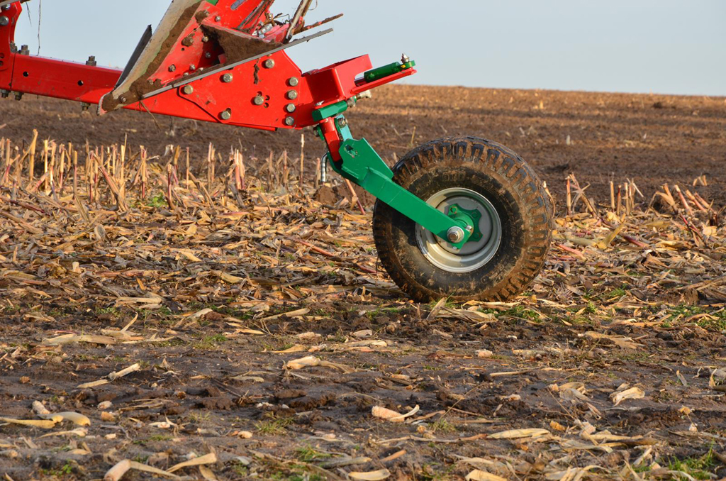 Навесной оборотный плуг AgroMASZ